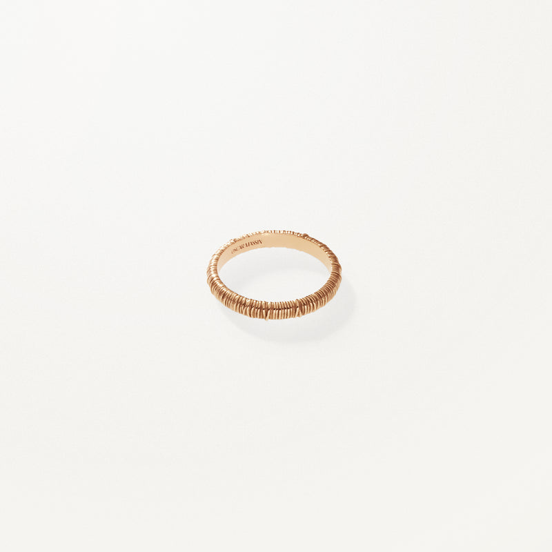 Filigree Ring, Yellow gold band