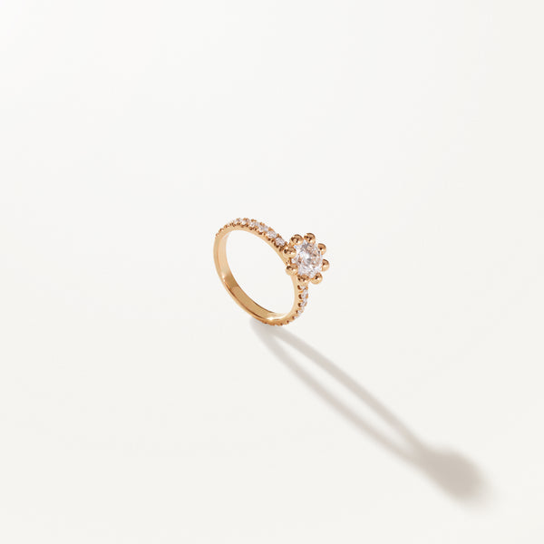 Tiare Engagement Ring, Round lab diamond yellow gold pavé band